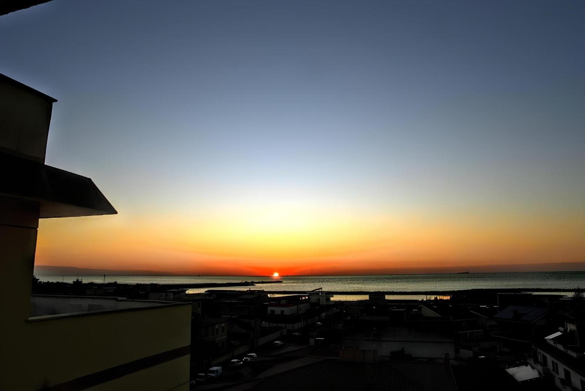Апартаменти Vuel Sea View House -10 Minutes From The Airport Ф'юмічіно Екстер'єр фото