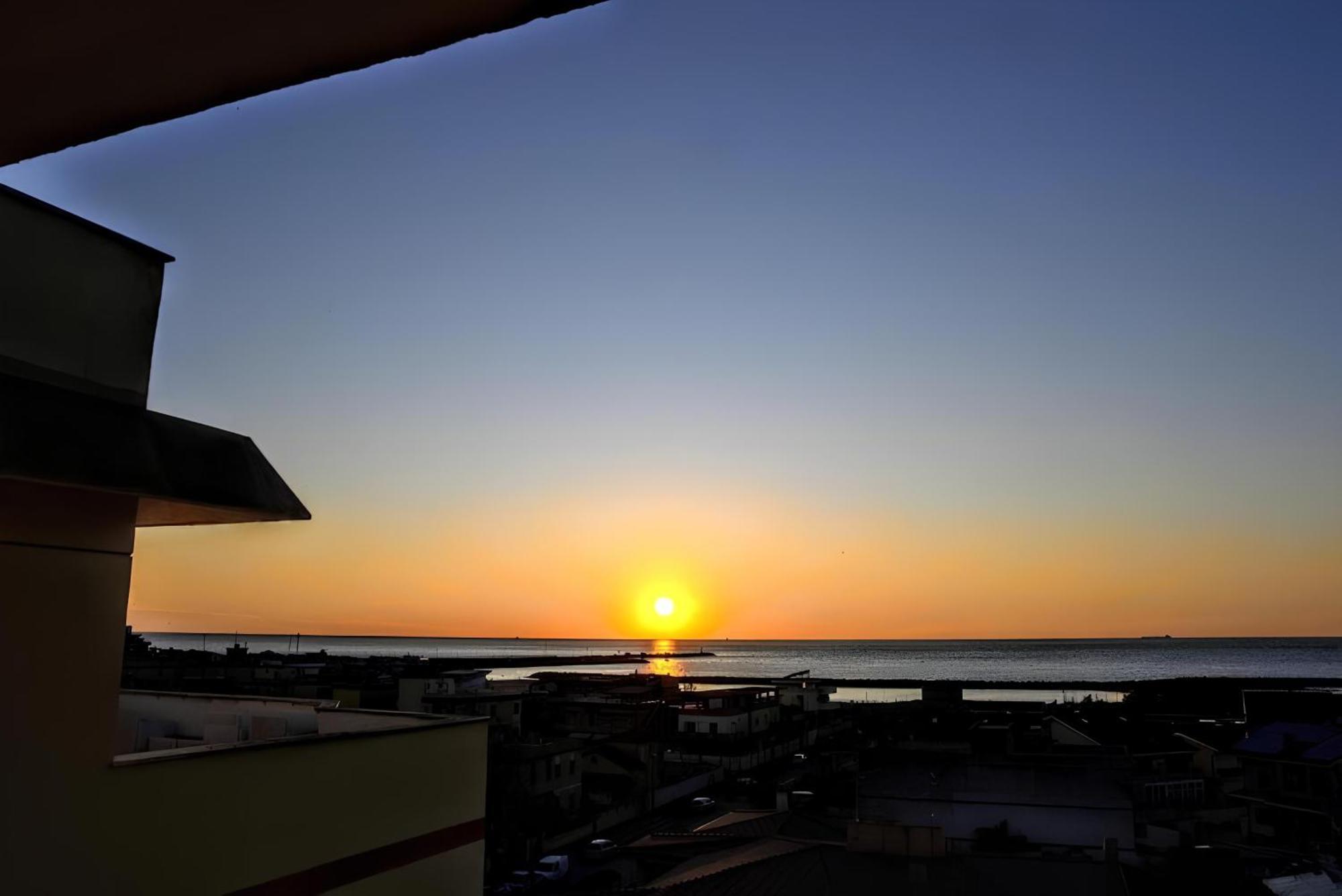 Апартаменти Vuel Sea View House -10 Minutes From The Airport Ф'юмічіно Екстер'єр фото